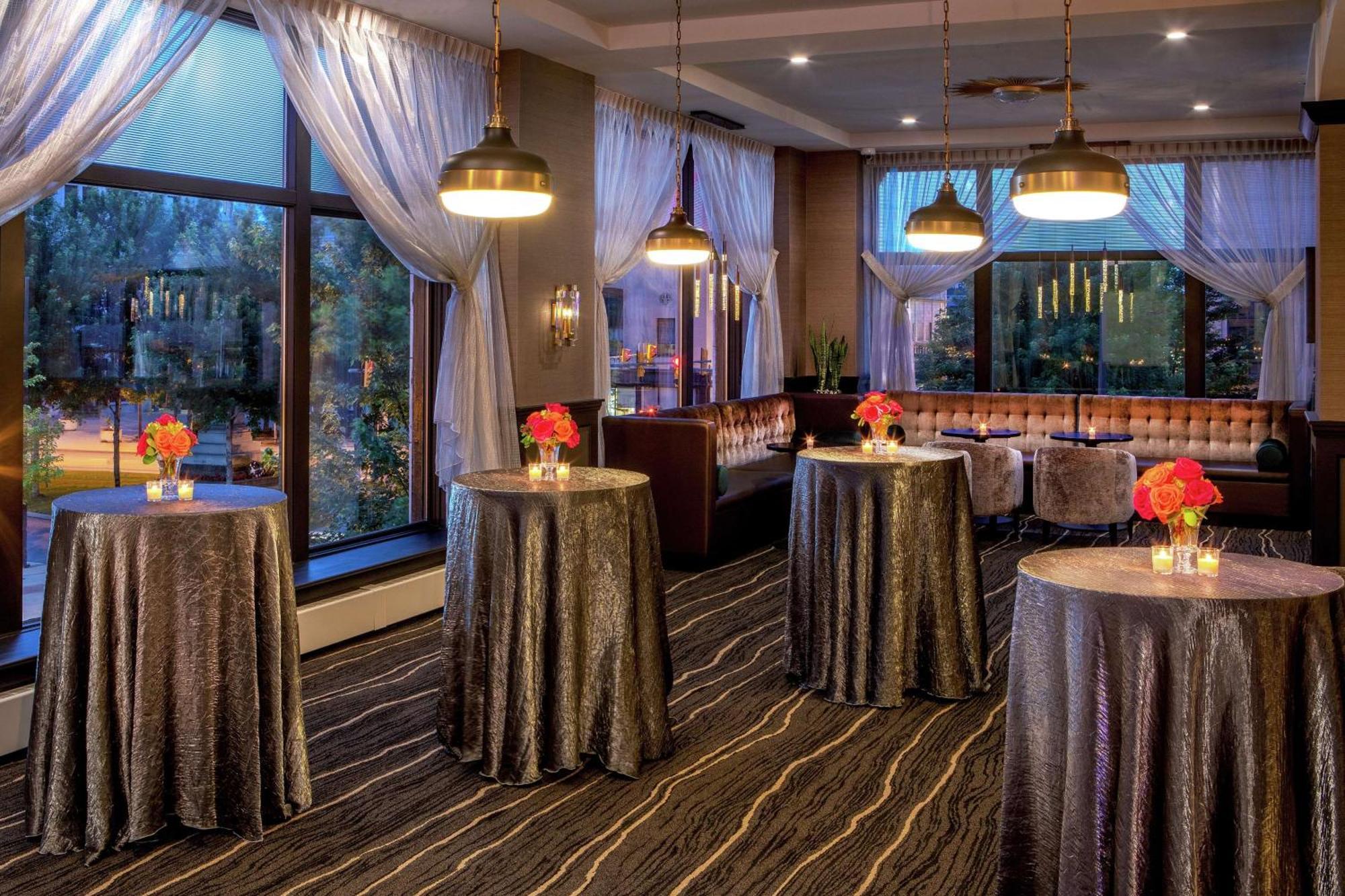 Doubletree By Hilton Youngstown Downtown Экстерьер фото